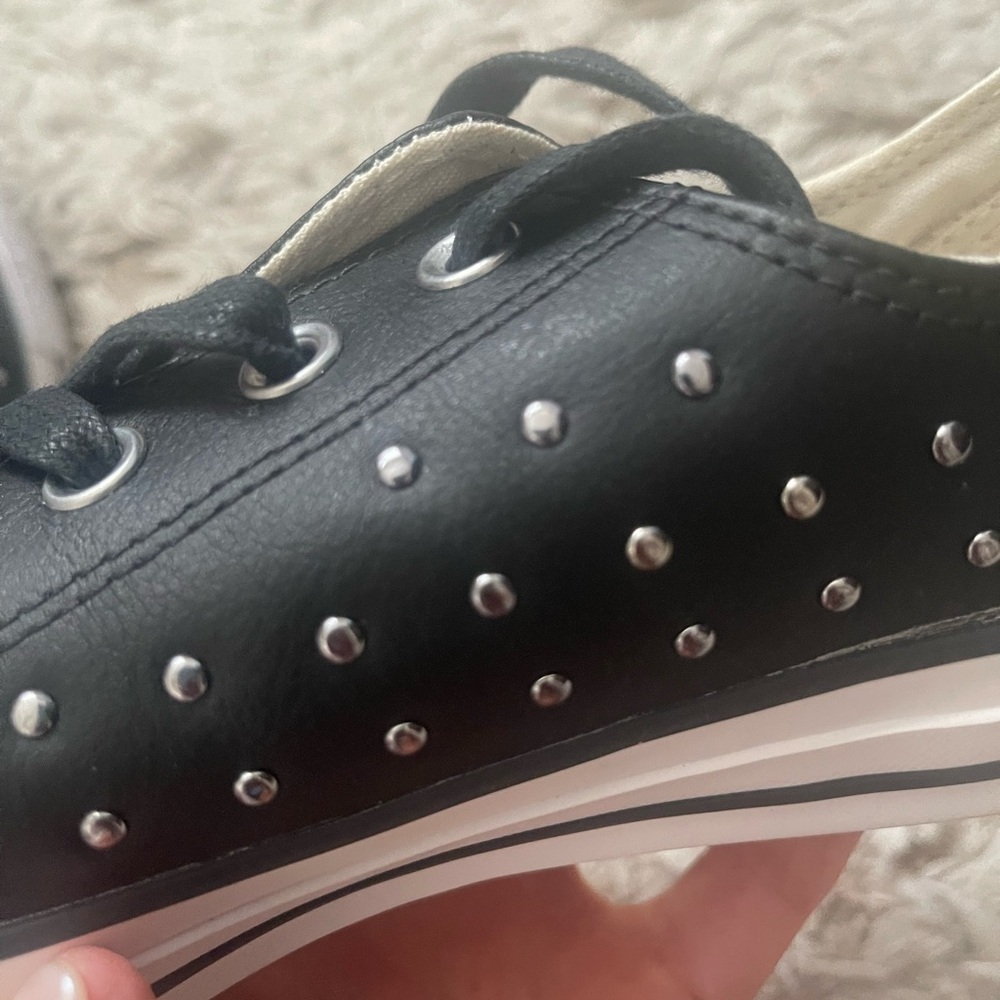 Converse Studded Leather Low Top Sneakers RARE 9 - Picture 3 of 7